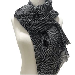 The Limited Beautiful Rectangular Shawl Scarf Black & White